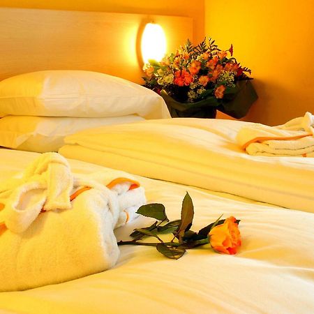 Hotel Cepina Albergo Incantato Valdisotto Buitenkant foto