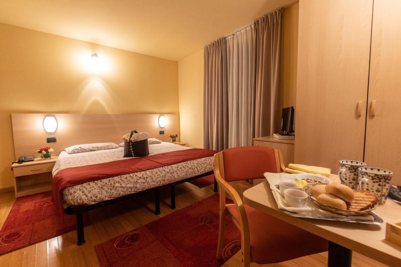 Hotel Cepina Albergo Incantato Valdisotto Buitenkant foto